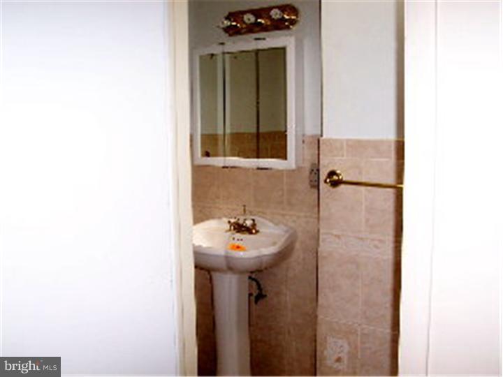 1509 Elson Road Brookhaven, PA 19015 - Photo 11 of 18 Master Bathroom