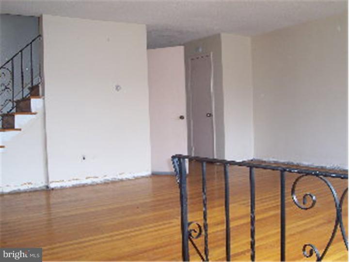 1509 Elson Road Brookhaven, PA 19015 - Photo 4 of 18 Living Room