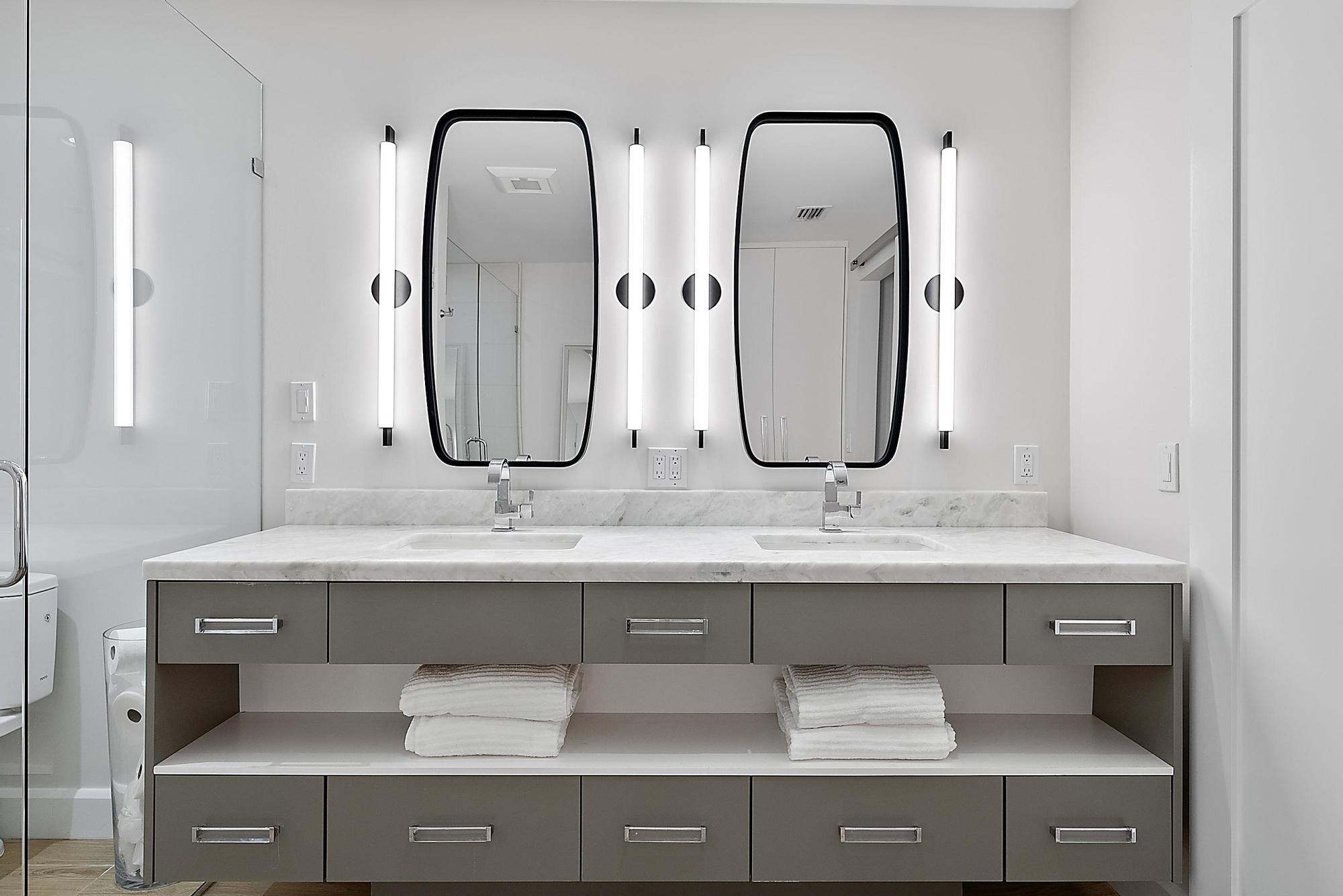223 Ridge Road Jupiter, FL 33477 - Photo 20 of 46 Primary Bathroom