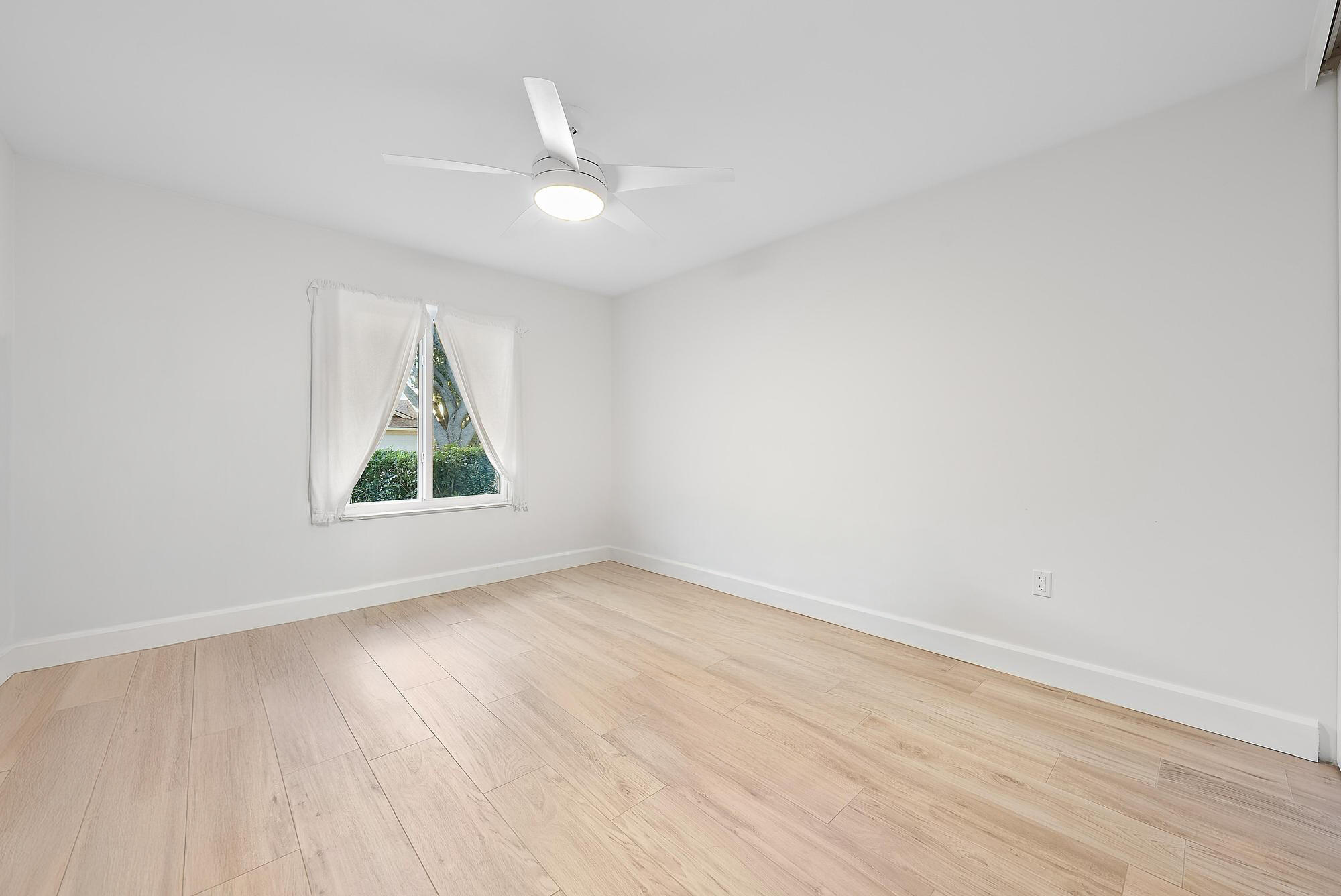 223 Ridge Road Jupiter, FL 33477 - Photo 24 of 46 Guest Bedroom 3