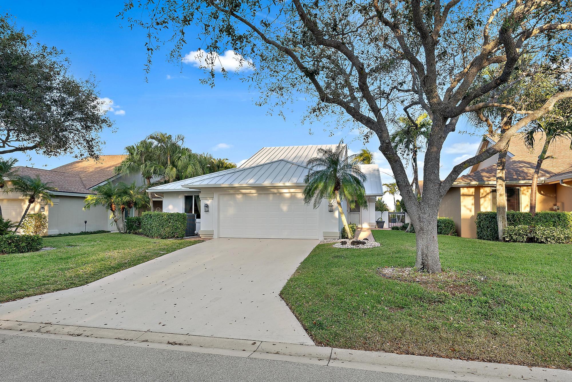 223 Ridge Road Jupiter, FL 33477 - Photo 28 of 46 Exterior Front