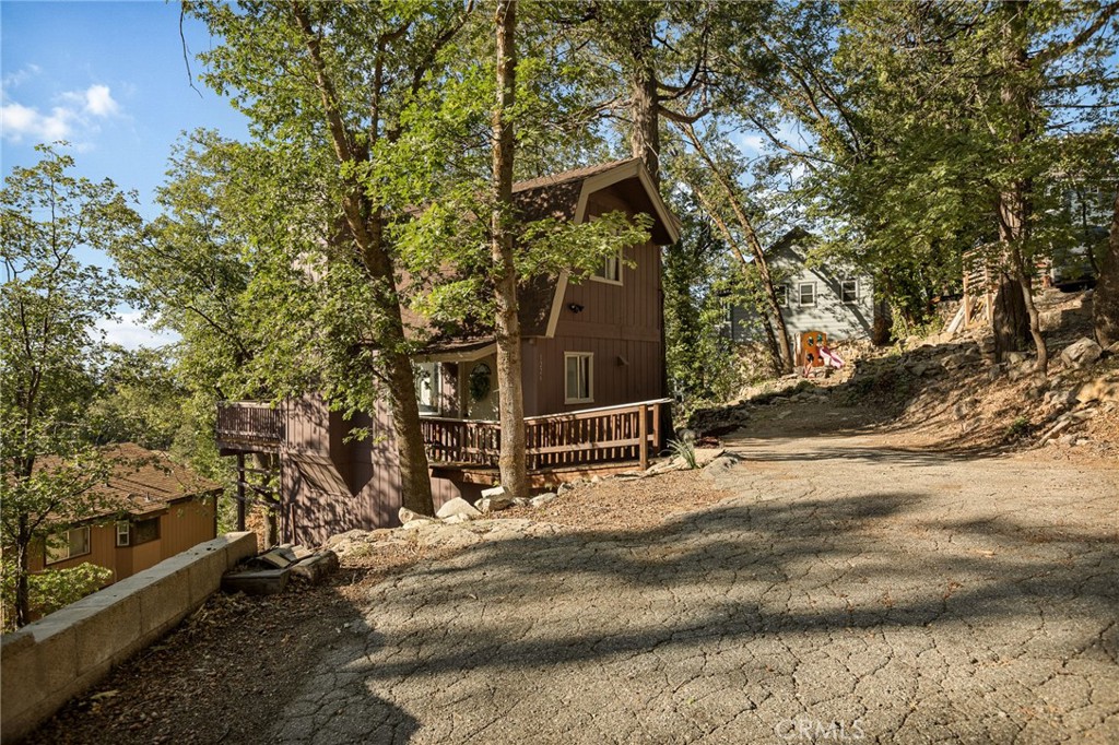 1226 Bridal Path Rimforest, CA 92378 - Photo 27 of 28