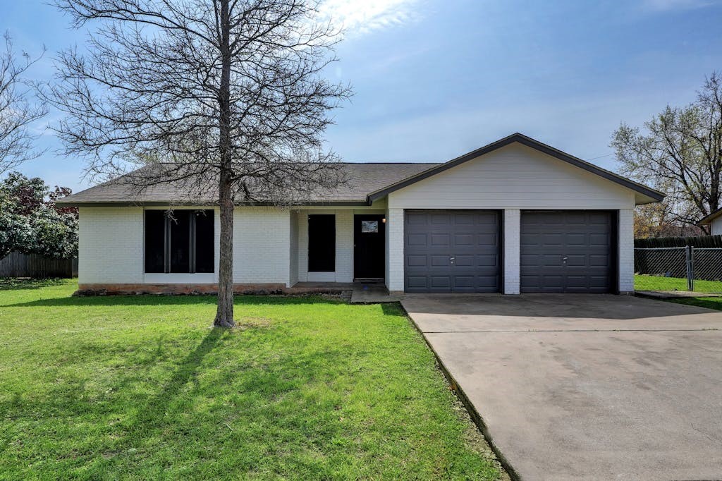 602 Apache Trail Leander, TX 78641 - Photo 2 of 26