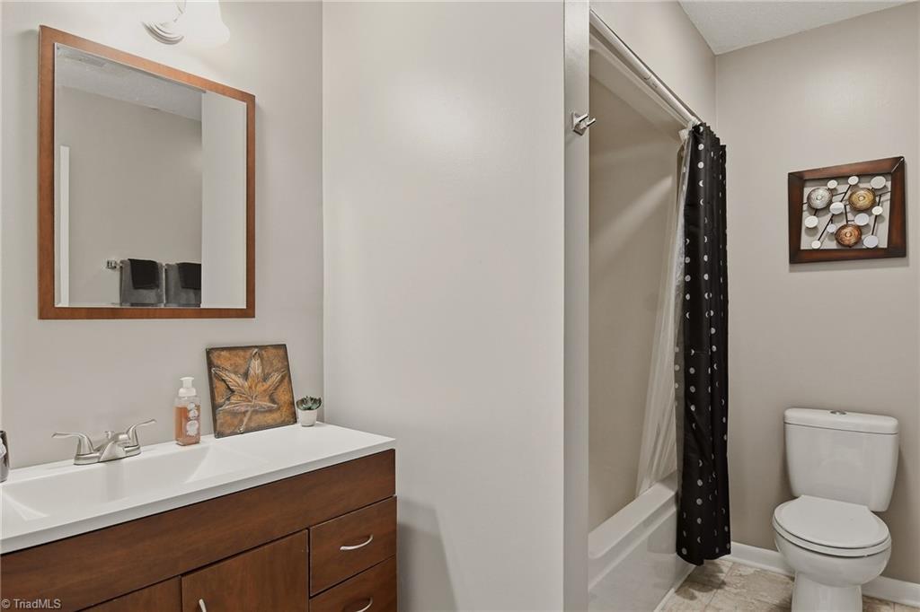 3611 Hunting Ridge Drive High Point, NC 27265 - Photo 27 of 35