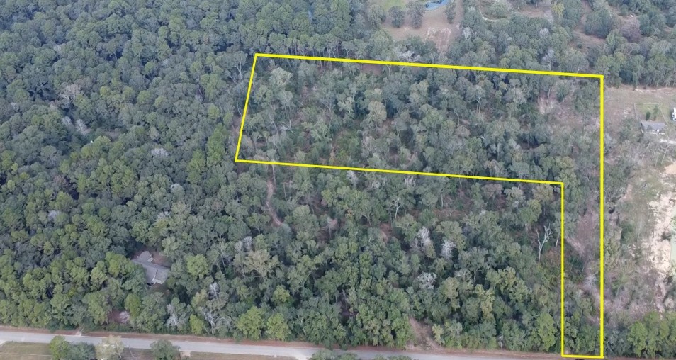 a view of a outdoor space