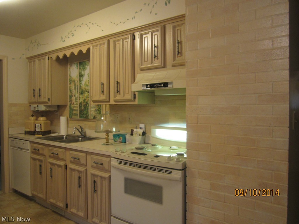 13000 Milo Road Cleveland, OH 44125 - Photo 3 of 11