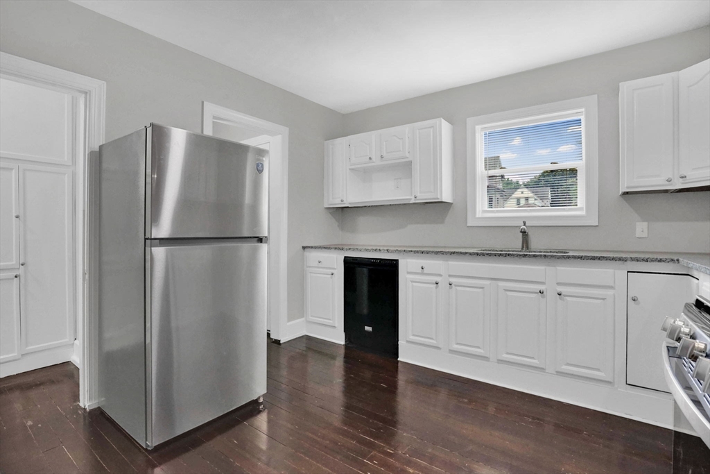 47 Trafton Road Springfield, MA 01108 - Photo 7 of 37