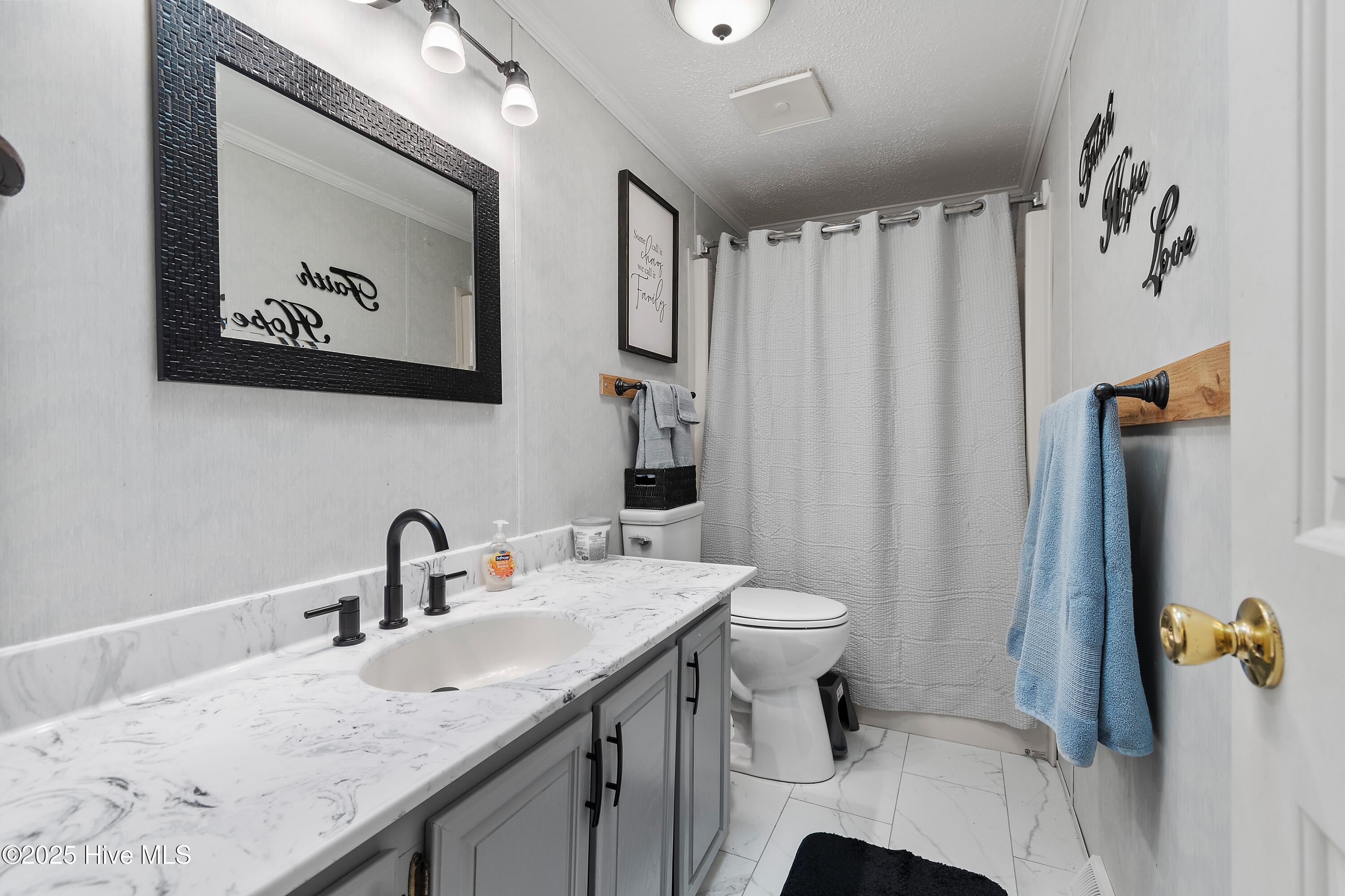 984 Myrtle Court Southwest Calabash, NC 28467 - Photo 18 of 33 2nd Bathroom