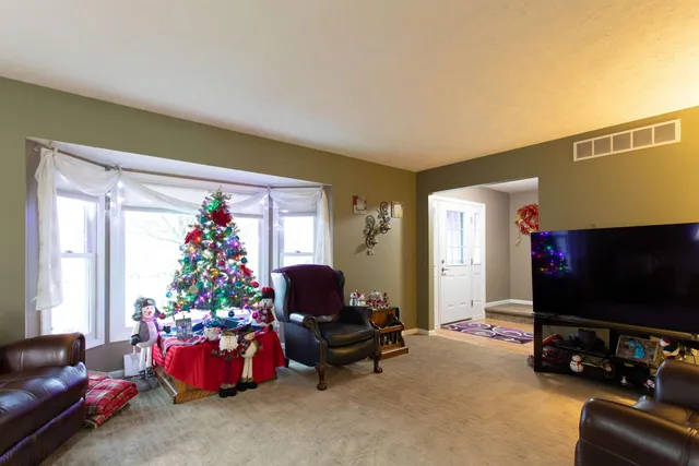 $530,000 | 2940 Eldora Court Southwest, Byron Center, MI 49315