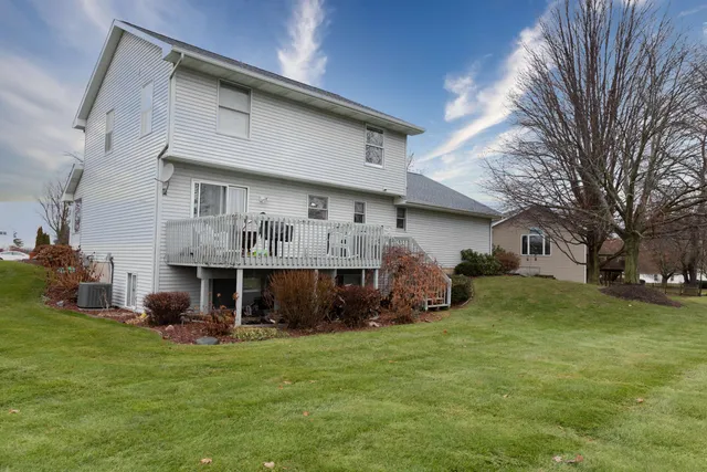 $530,000 | 2940 Eldora Court Southwest, Byron Center, MI 49315