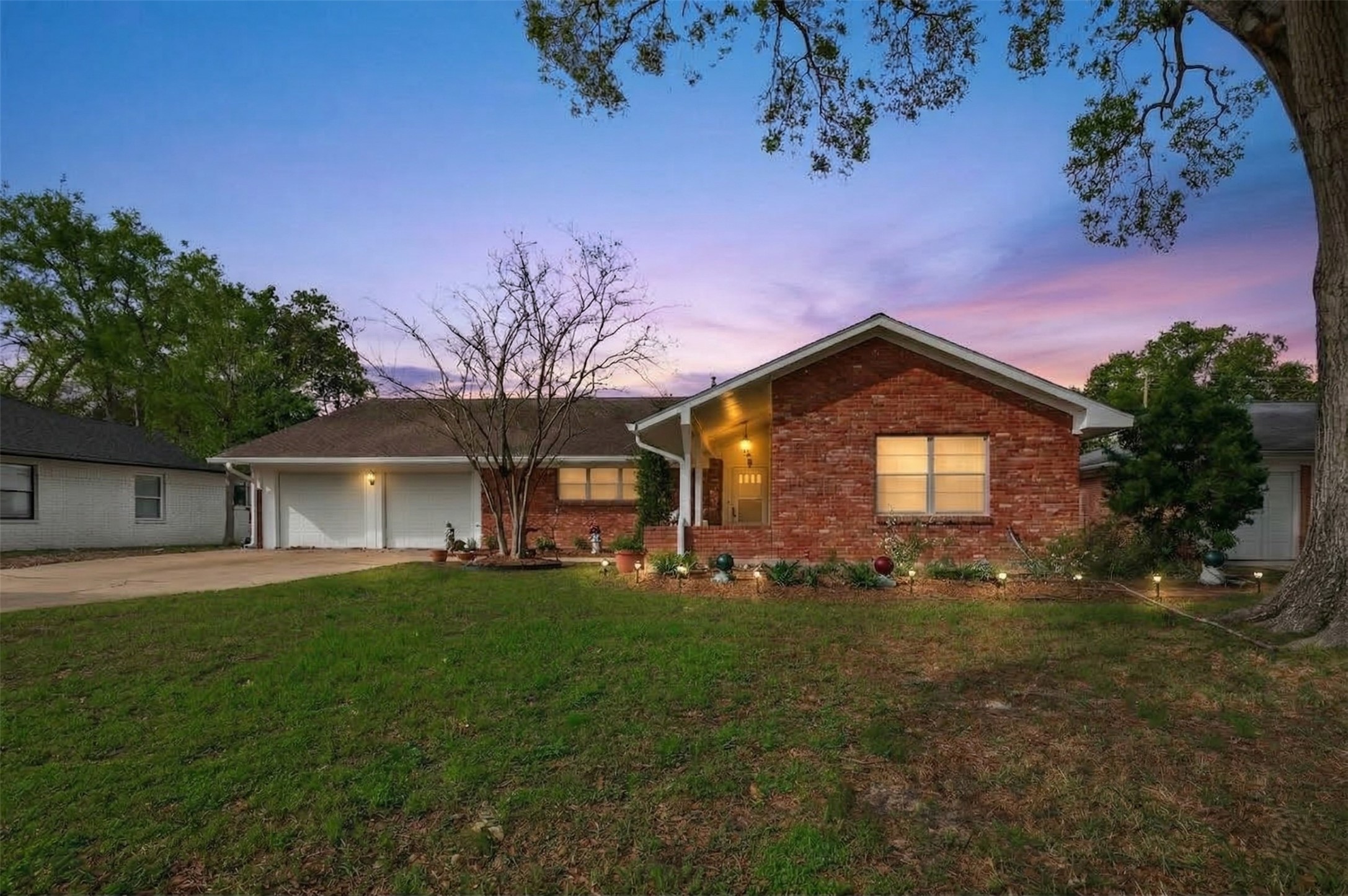 5646 Hazen Street Houston, TX 77081 - Photo 3 of 43