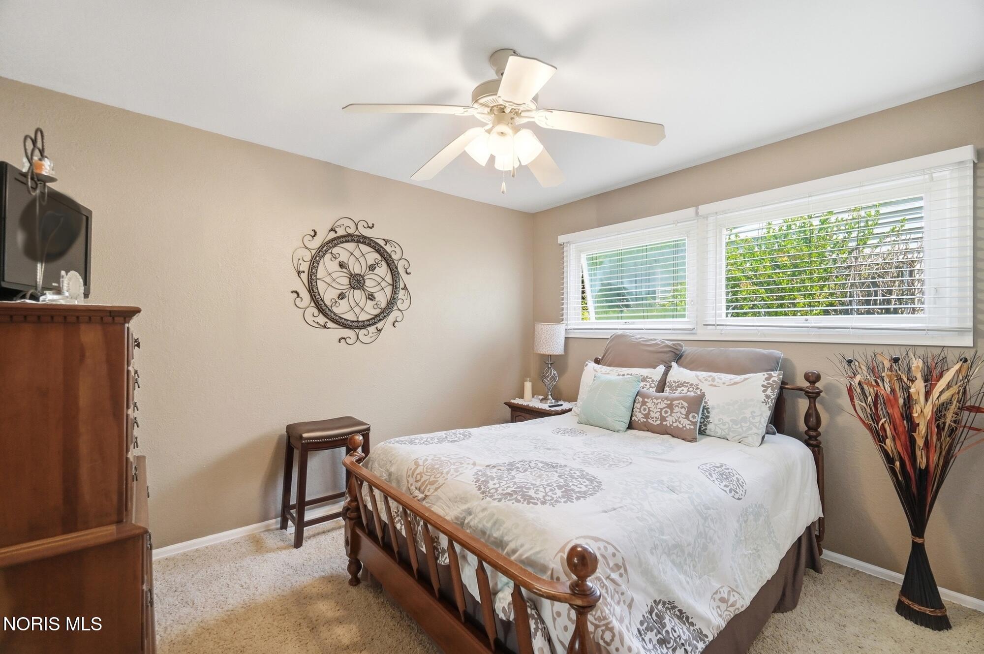 4733 Elmhurst Road Toledo, OH 43613 - Photo 35 of 52 035