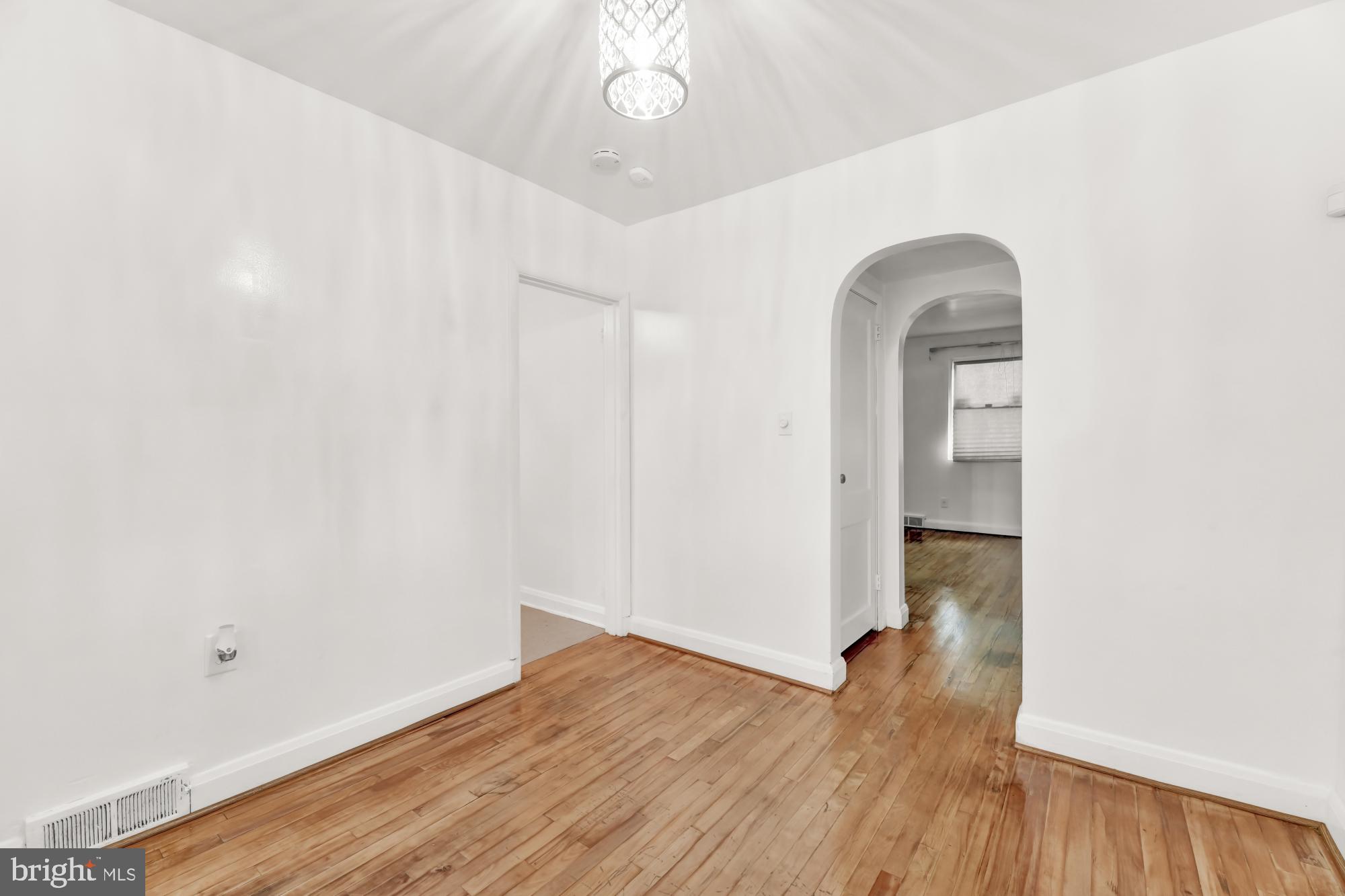 1827 Swansea Road Baltimore, MD 21239 - Photo 7 of 25 Dining Room