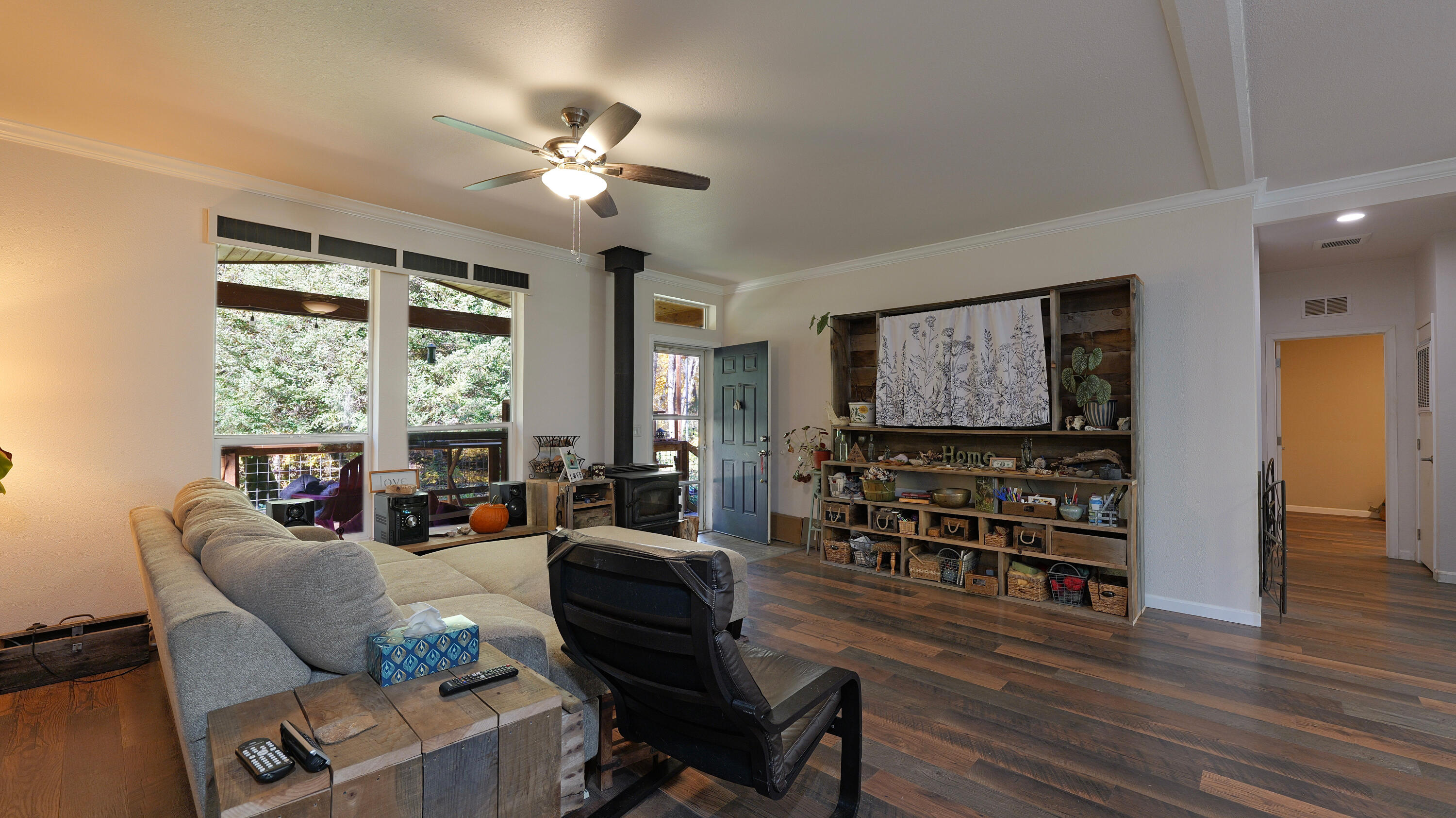 52 Dodes Creek Road Trail, OR 97541 - Photo 41 of 110 Living Room
