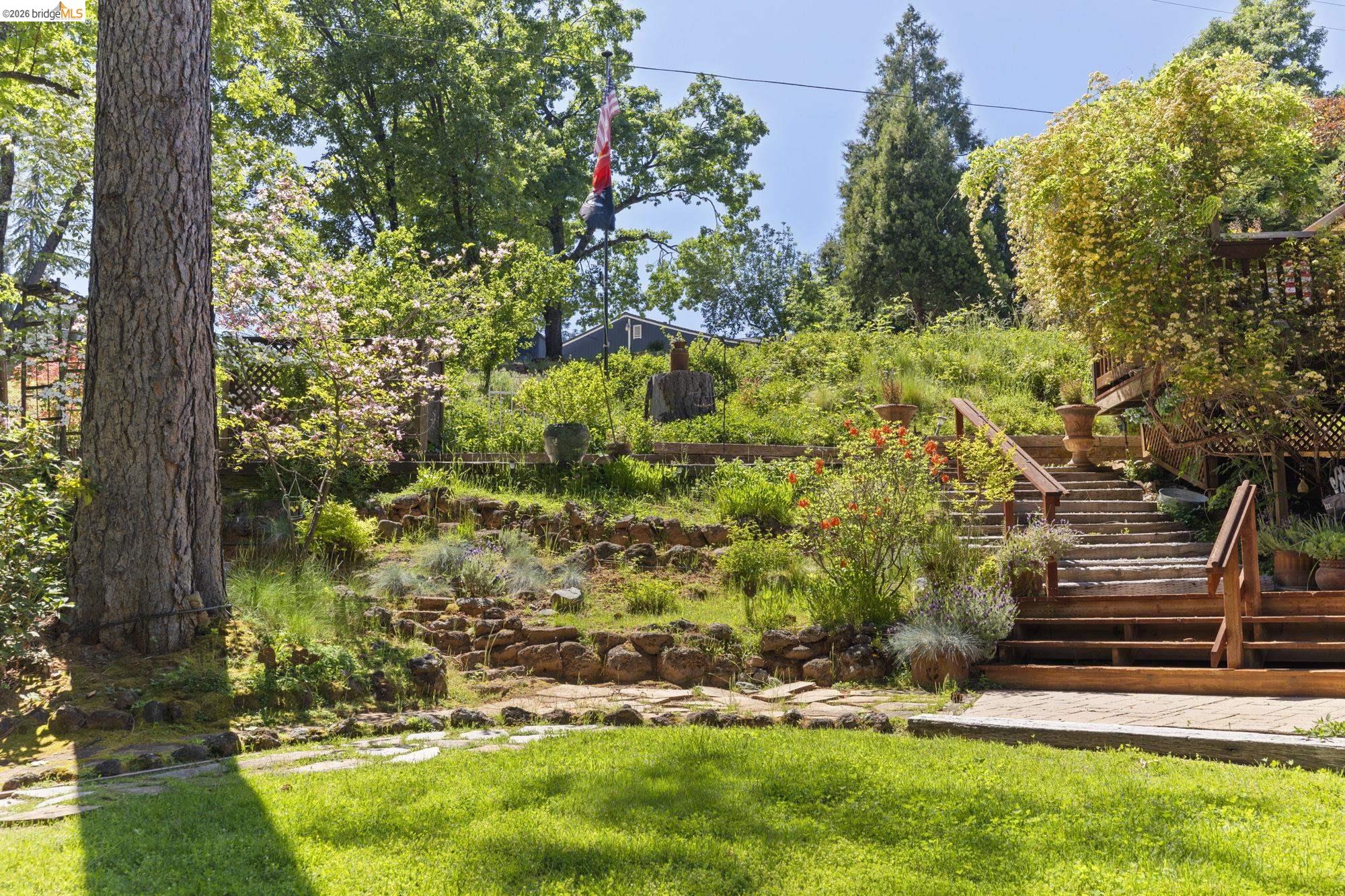 20581 Gerber Road Tuolumne, CA 95379 - Photo 38 of 60 View of grassy yard featuring stairs