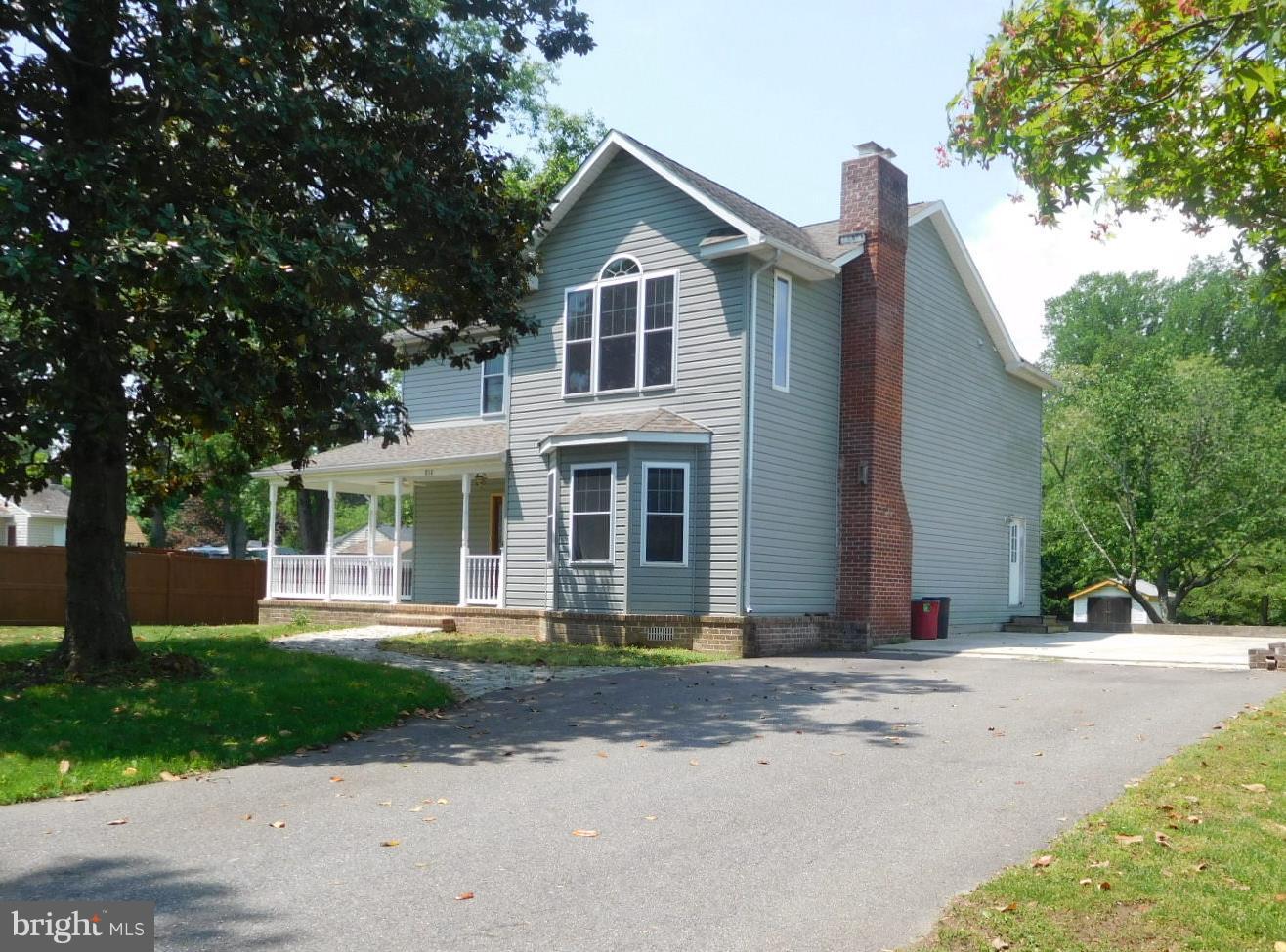 810 Maple Road Severna Park, MD 21146 - Photo 1 of 14 Exterior (Front)