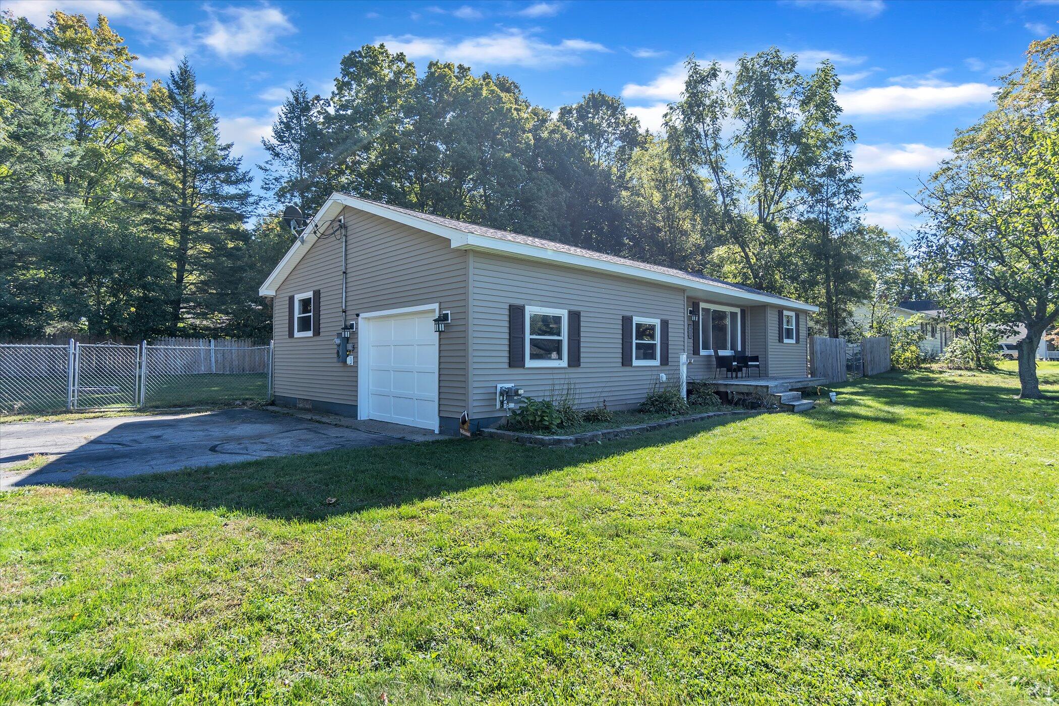 325 North Portage Road Jackson, MI 49201 - Photo 2 of 33 02-325-N-Portage-Rd-WindowStill-Real-Est