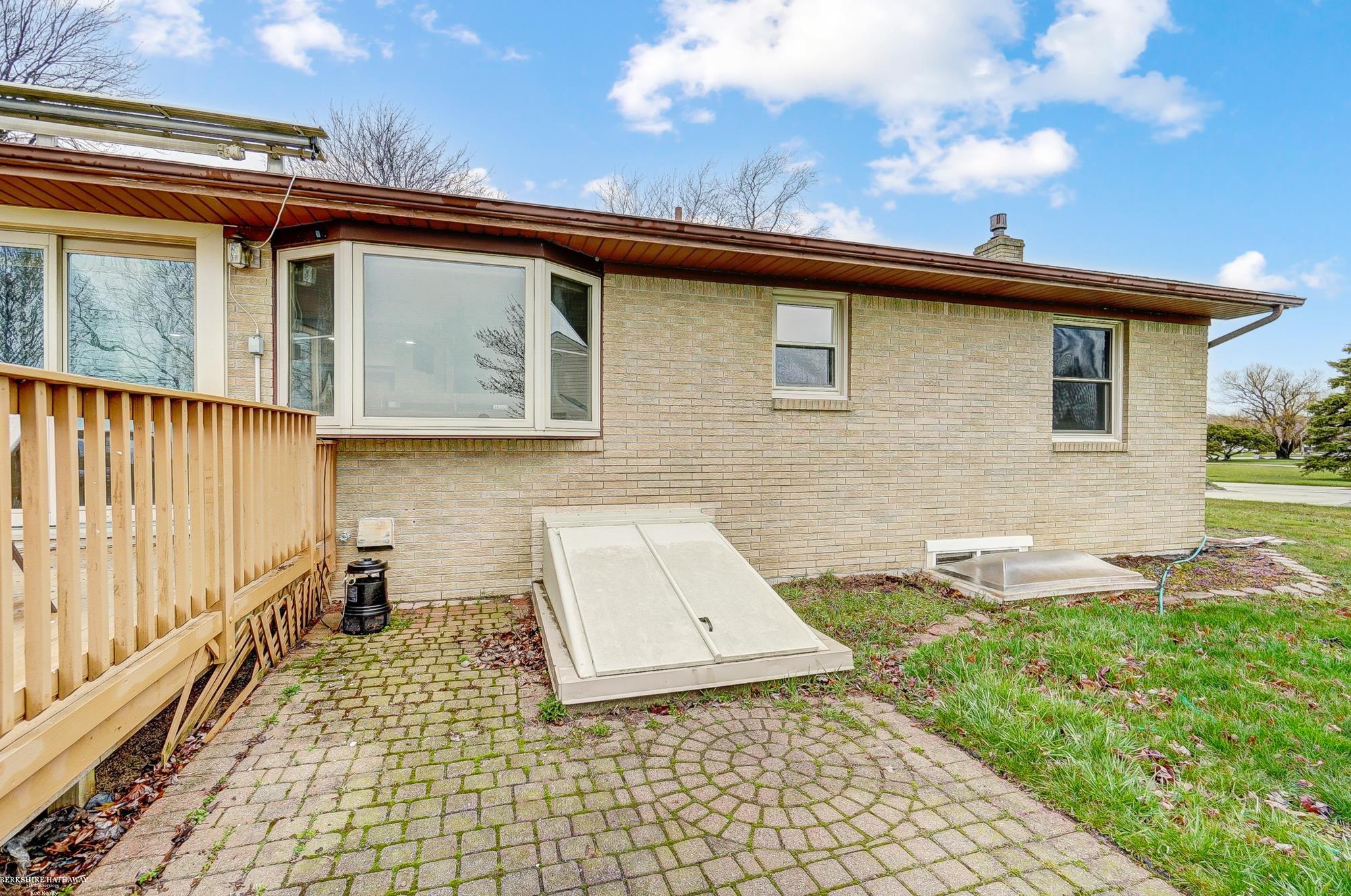 4130 Brest Road Newport, MI 48166 - Photo 45 of 51 50137592-0b945f68-6f5f-40df-a953-d54dc4642019.JPG