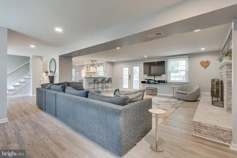 $1,000,000 | 8501 Aqueduct Road, Potomac, MD 20854