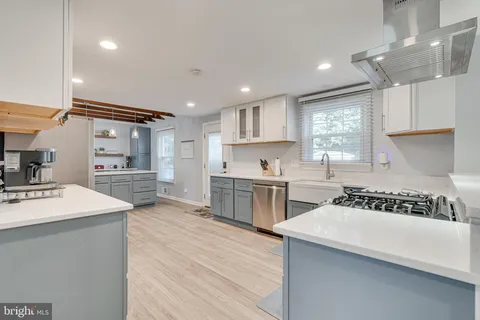 $1,000,000 | 8501 Aqueduct Road, Potomac, MD 20854