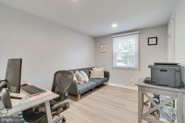 $1,000,000 | 8501 Aqueduct Road, Potomac, MD 20854