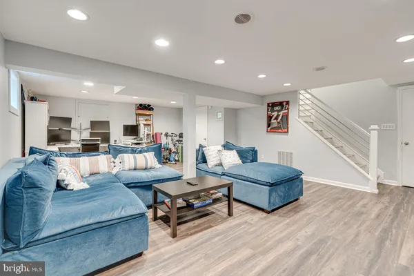 $1,000,000 | 8501 Aqueduct Road, Potomac, MD 20854