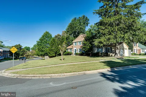 $1,000,000 | 8501 Aqueduct Road, Potomac, MD 20854
