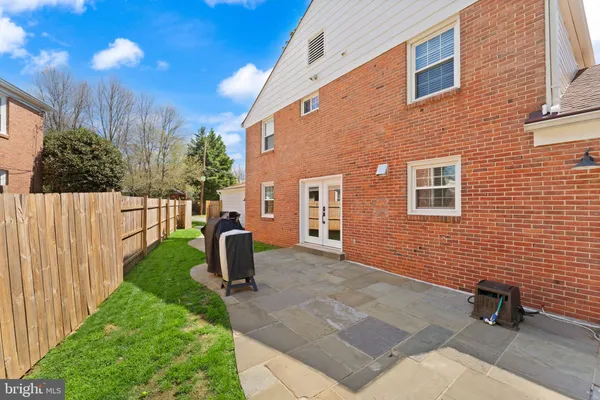 $1,000,000 | 8501 Aqueduct Road, Potomac, MD 20854