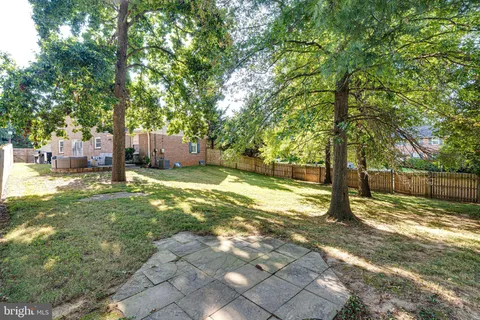 $1,000,000 | 8501 Aqueduct Road, Potomac, MD 20854