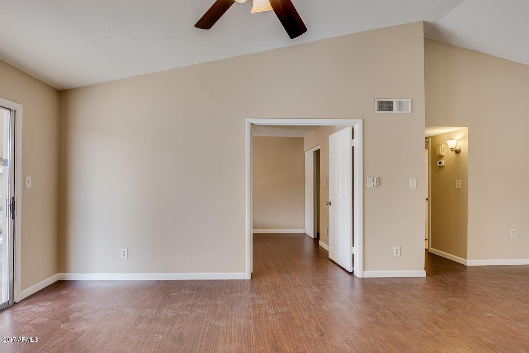 2663 West Hearn Road Phoenix, AZ 85023 - Photo 9 of 27 07-Hearn
