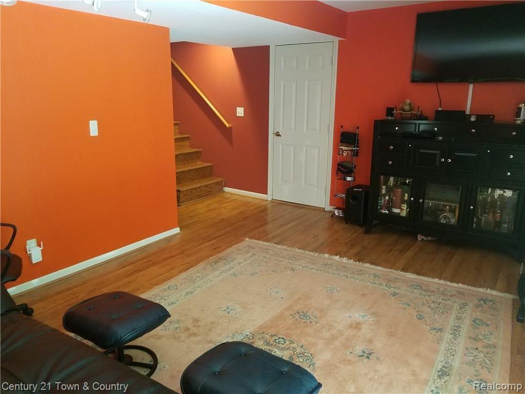 1732 South Boulevard Rochester, MI 48309 - Photo 17 of 24