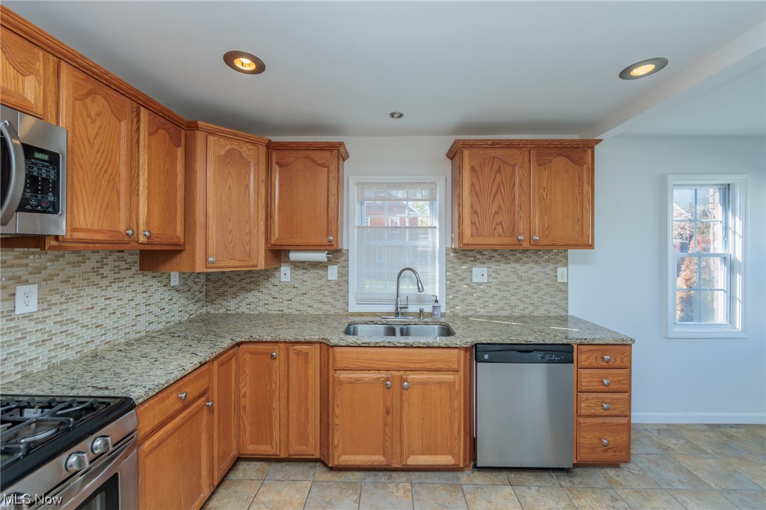 3681 Silsby Road University Heights, OH 44118 - Photo 10 of 34
