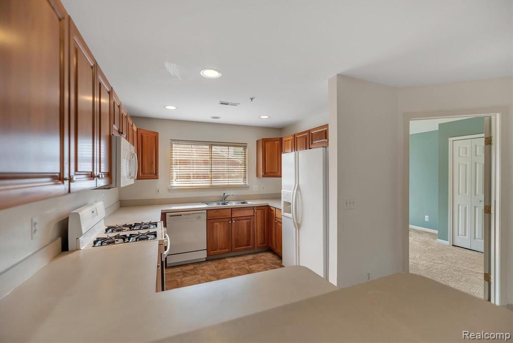 16810 Farmington Road Livonia, MI 48154 - Photo 16 of 41