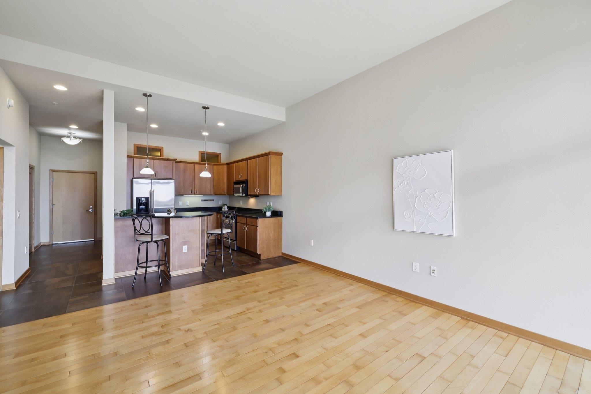 625 North Segoe Road, Unit 809 Madison, WI 53705 - Photo 5 of 57