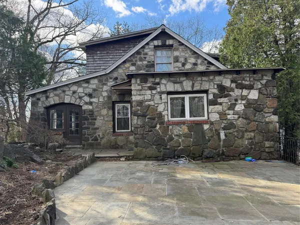 $3,200 | 2119 Maple Avenue, Cortlandt Manor, NY 10567