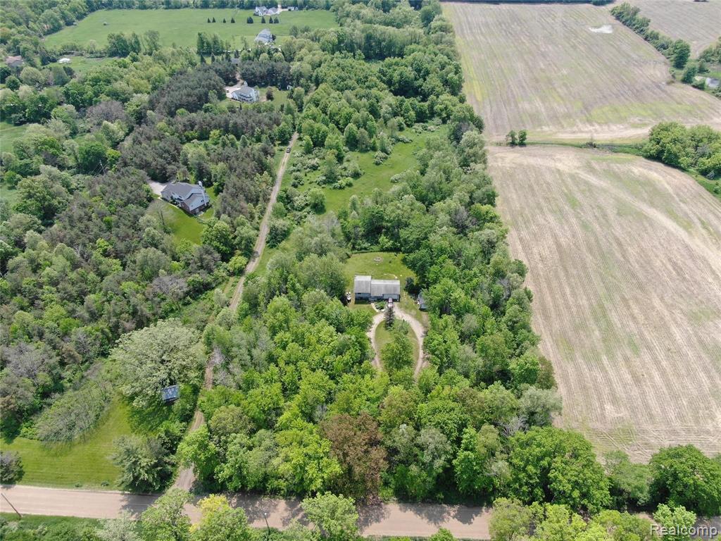 1 Faussett Road Fenton, MI 48430 - Photo 9 of 12