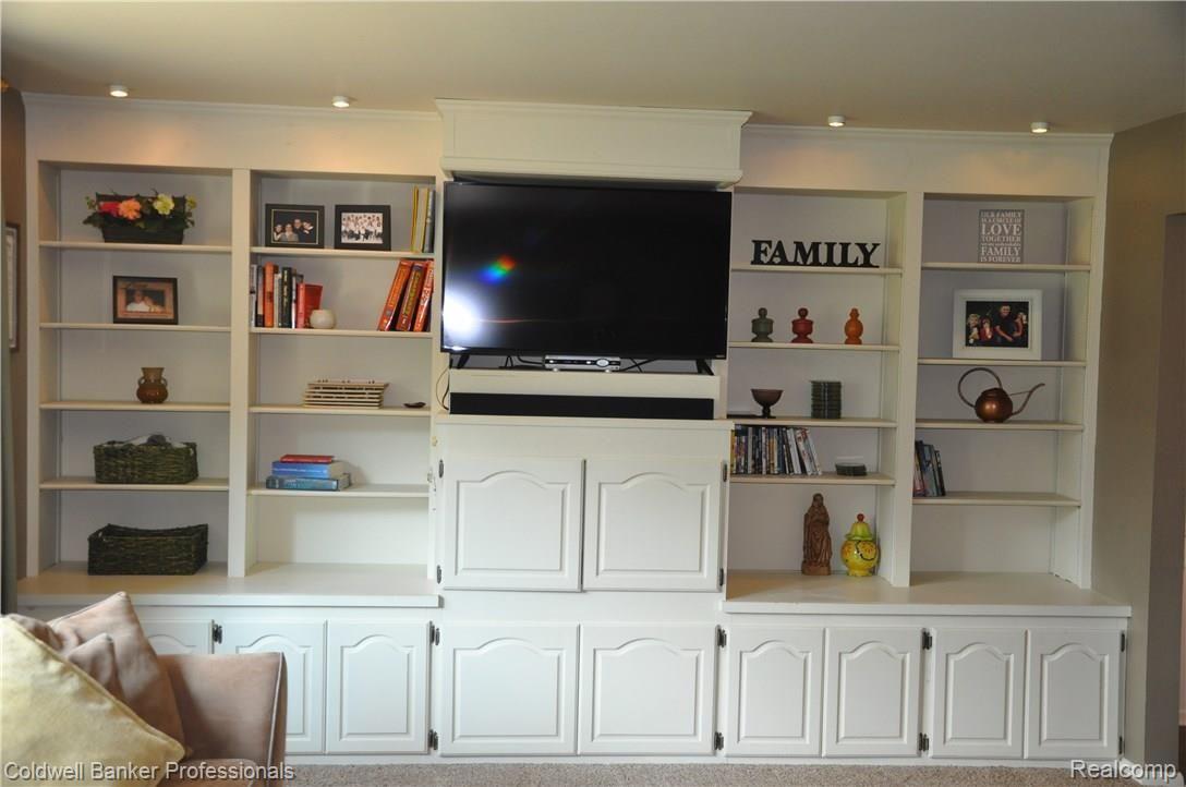 5112 North Georgetown Road Grand Blanc, MI 48439 - Photo 5 of 27 DSC_0305.JPG
