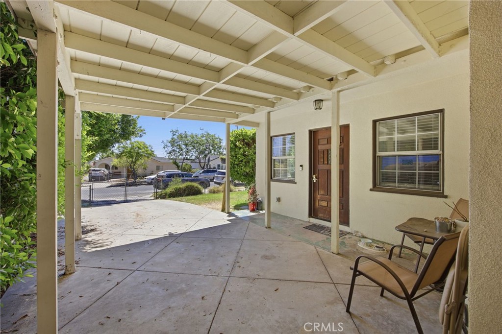 9652 Rincon Avenue Pacoima, CA 91331 - Photo 8 of 40