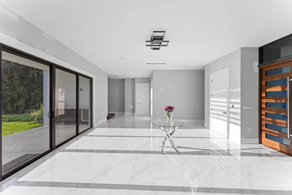 $2,590,000 | 1544 Southeast St Lucie Boulevard, Stuart, FL 34996