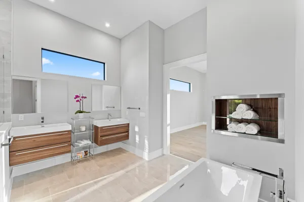 $2,590,000 | 1544 Southeast St Lucie Boulevard, Stuart, FL 34996