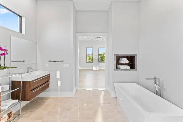 $2,590,000 | 1544 Southeast St Lucie Boulevard, Stuart, FL 34996