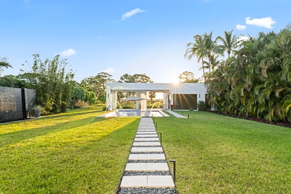 $2,590,000 | 1544 Southeast St Lucie Boulevard, Stuart, FL 34996