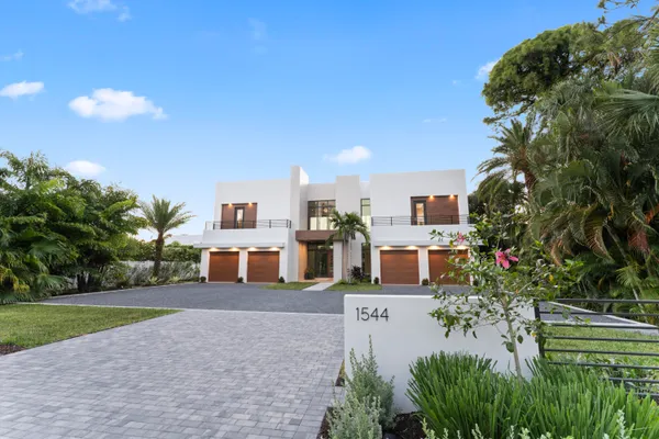 $2,590,000 | 1544 Southeast St Lucie Boulevard, Stuart, FL 34996