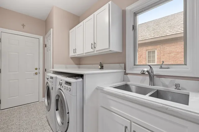 $925,000 | 55 Chesterfield Court, Burr Ridge, IL 60527