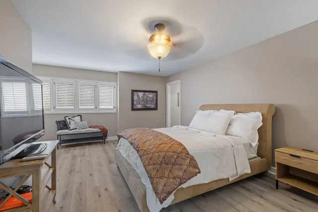 $925,000 | 55 Chesterfield Court, Burr Ridge, IL 60527