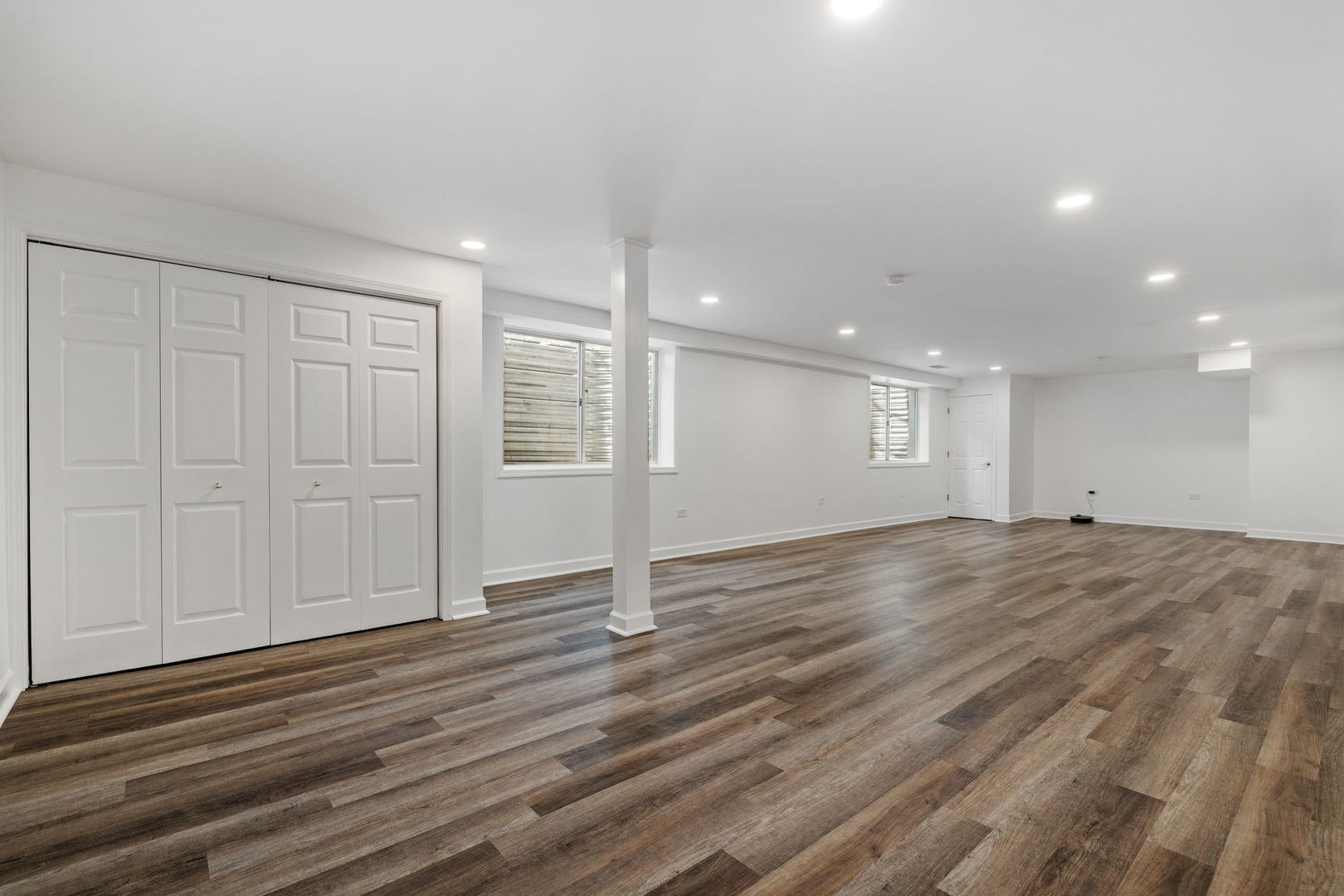 55 Chesterfield Court Burr Ridge, IL 60527 - Photo 26 of 34 a view of empty room with wooden floor