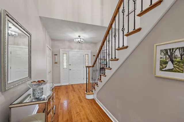 $925,000 | 55 Chesterfield Court, Burr Ridge, IL 60527