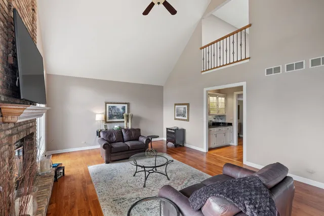 $925,000 | 55 Chesterfield Court, Burr Ridge, IL 60527