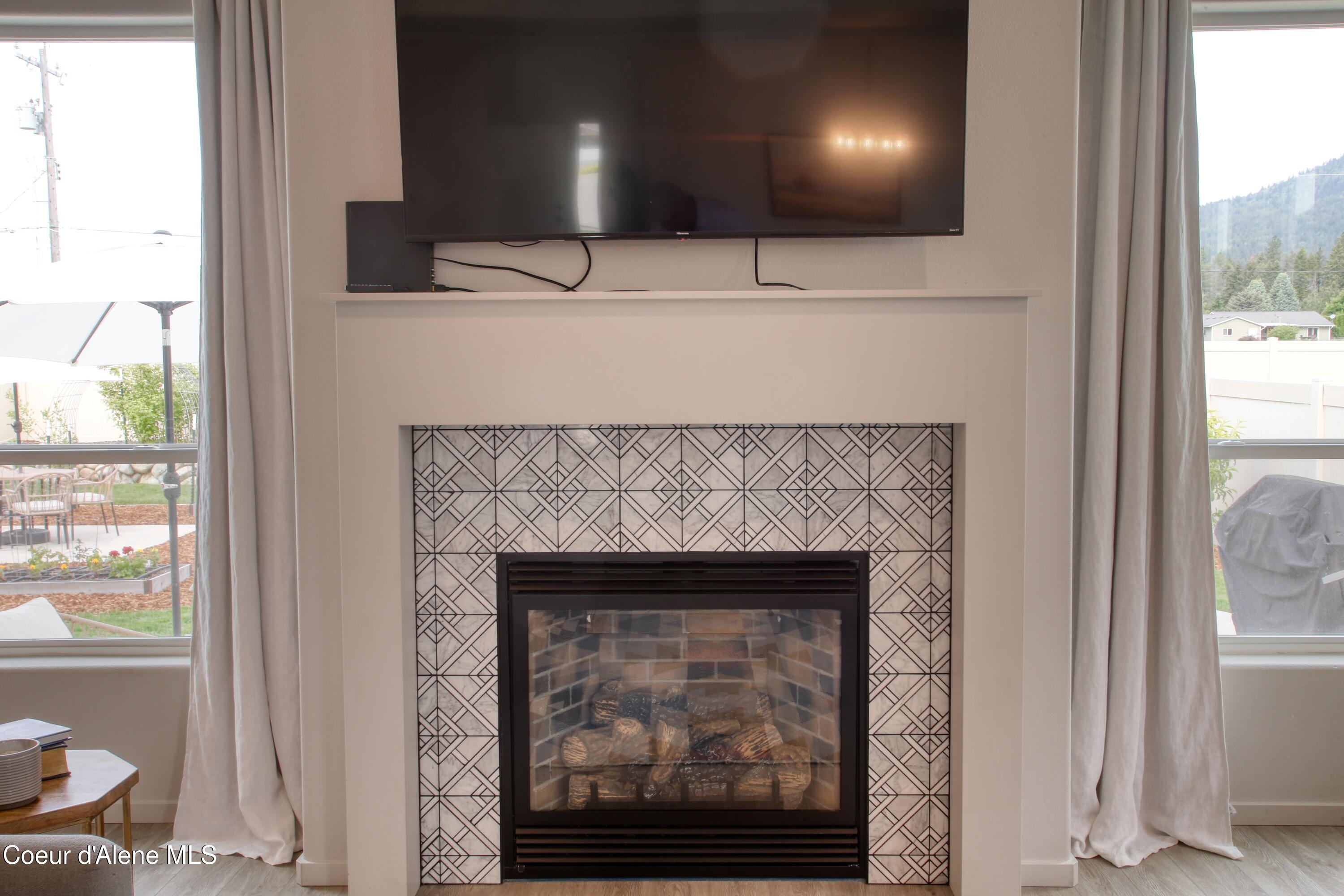 6489 West Astoria Loop Rathdrum, ID 83858 - Photo 21 of 43 gas fireplace