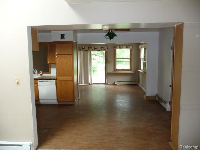6130 Rochester Road Troy, MI 48085 - Photo 6 of 19 P1000295